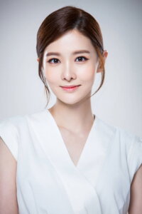 Ким Юри (Kim Yoo Ri)