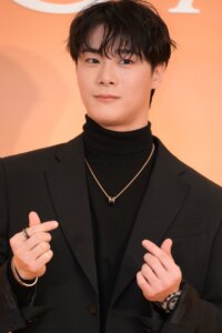 Мун Бин (Moon Bin)